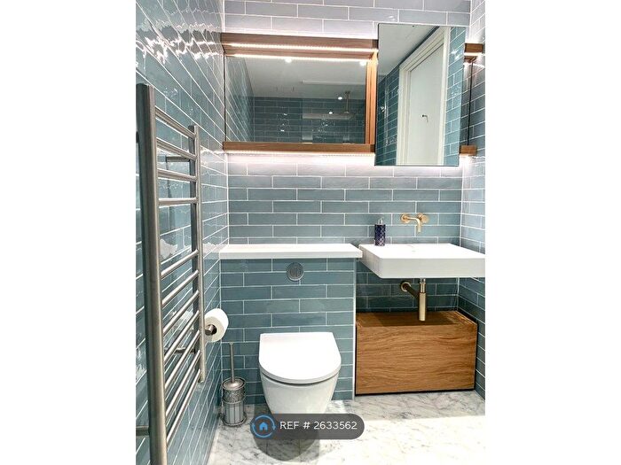 1 Bedroom Flat To Rent In Hollandbury House, London, TW8