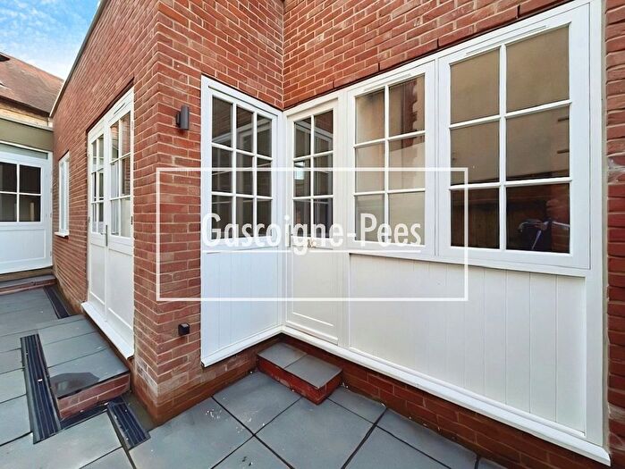 1 Bedroom Maisonette To Rent In North Street, Dorking, RH4