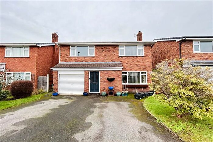 4 Bedroom Detached House For Sale In Wychwood Avenue, Lymm, WA13