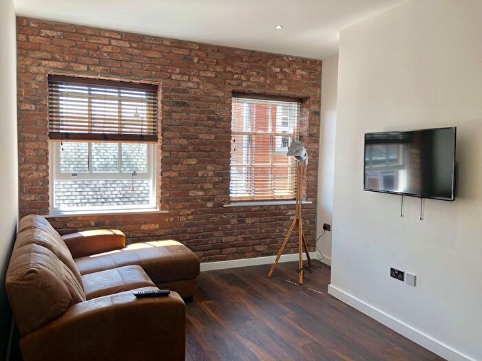 2 Bedroom Property To Rent In Hounds Gate Court, Nottingham, NG1