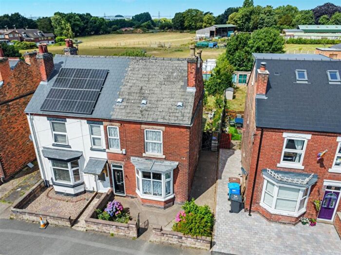 3 Bedroom Semi-Detached House For Sale In Princess Drive, Borrowash, DE72