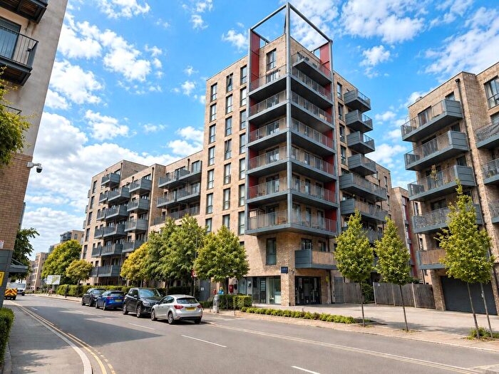 2 Bedroom Flat To Rent In Hitherwood Court, Colindale, NW9