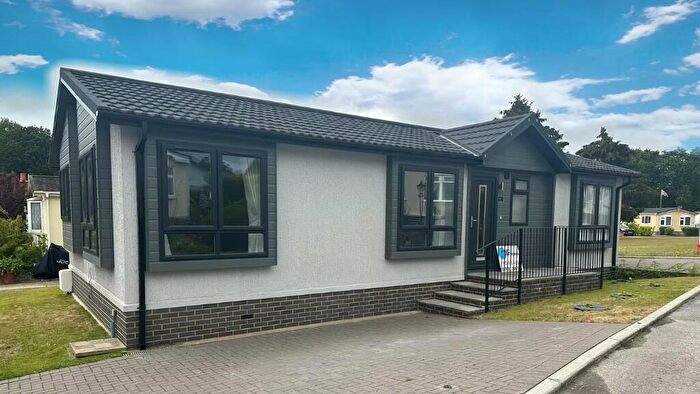 2 Bedroom Park Home For Sale In Warren Park, Portsmouth Road, Thursley, GU8
