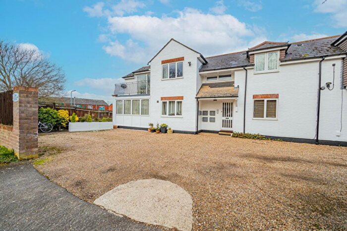 1 Bedroom Apartment For Sale In Park Corner, Windsor, SL4