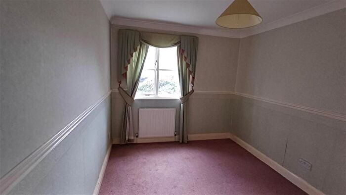 2 Bedroom Flat For Sale In Grange Road, Sutton, SM2