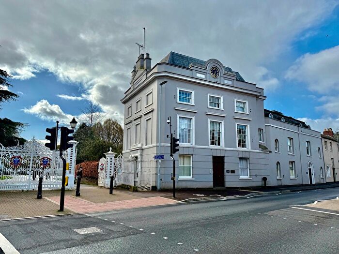 1 Bedroom Flat For Sale In Upper High Street, Taunton, TA1