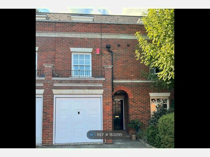 3 Bedroom Terraced House To Rent In Milman Court, Winchester, SO23
