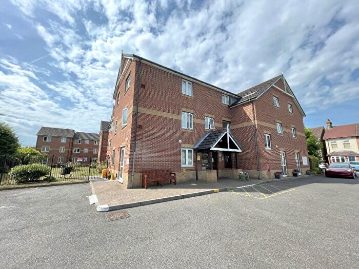 1 Bedroom Retirement Property For Sale In Butts Road, Stanford-Le-Hope, Essex, SS17