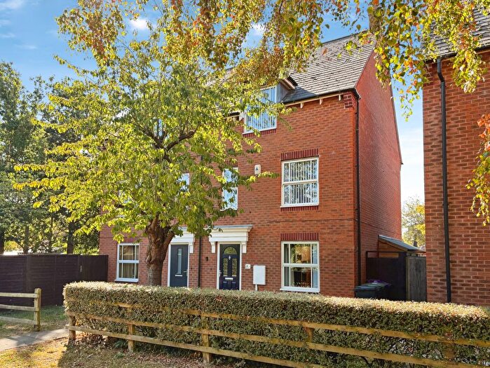 5 Bedroom Semi-detached House For Sale In Rose Hip Walk, Witham St Hughs, LN6