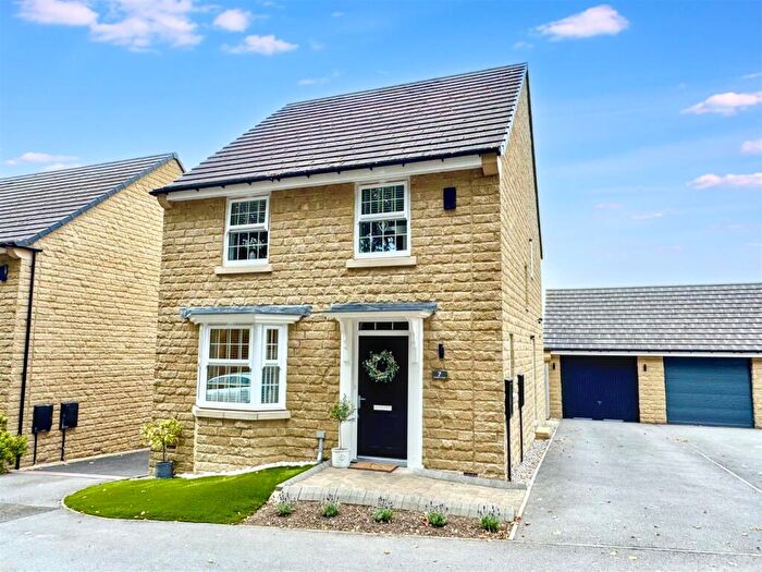 4 Bedroom Detached House For Sale In Paddock Way, Skelmanthorpe, HD8