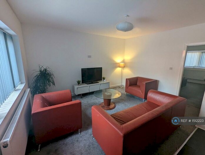 3 Bedroom Detached House To Rent In Rowan Tree, Oldham, OL8