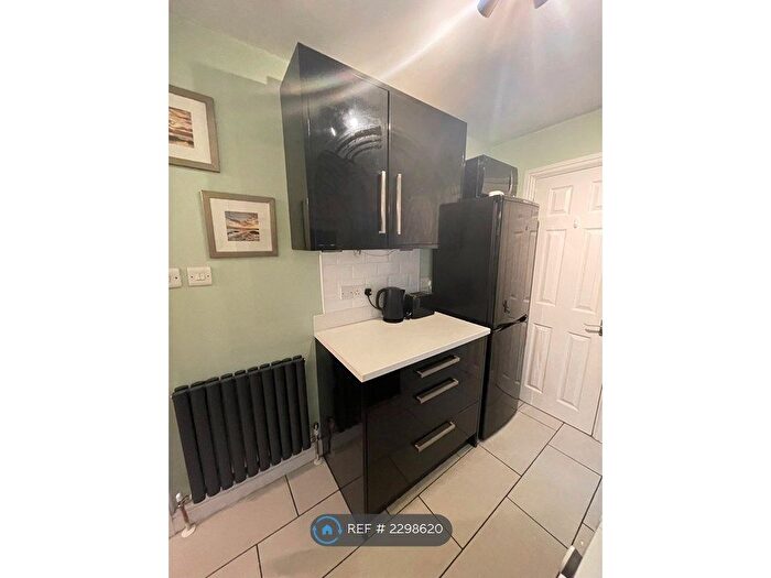 1 Bedroom Flat To Rent In Oxford Road, Wokingham, RG41