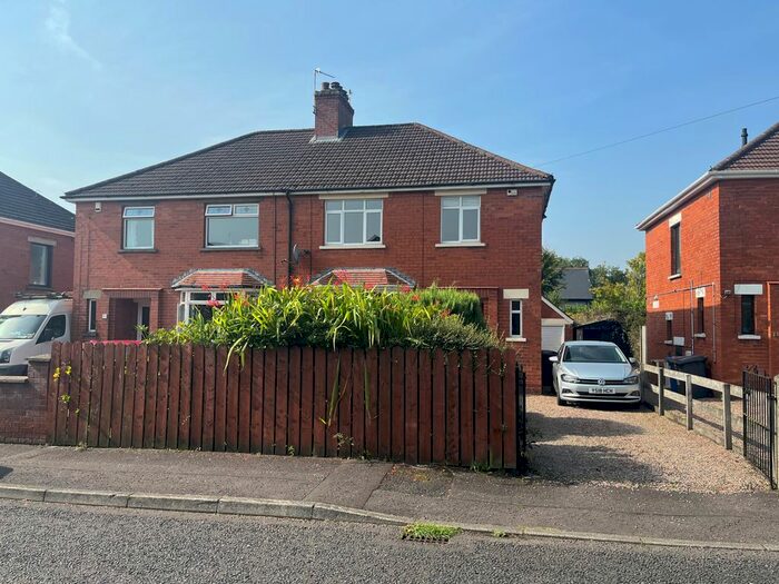 3 Bedroom Semi-Detached House To Rent In Kensington Gardens South, Belfast, BT5