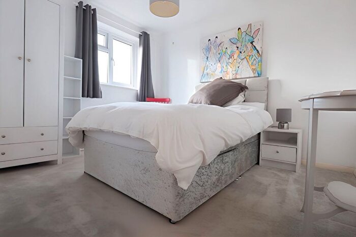 3 Bedroom Detached House For Sale In Burwell Meadow, Witney, OX28