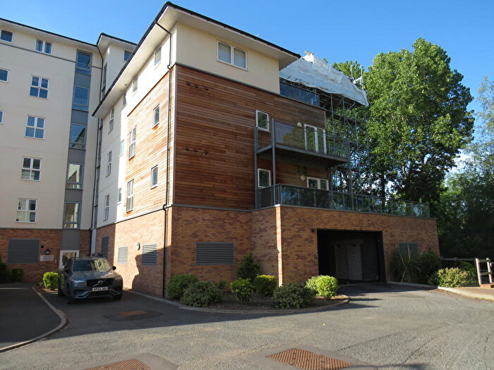 2 Bedroom Flat To Rent In Kingfisher Close, Warwick, CV34