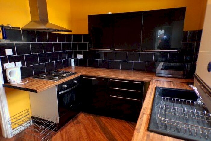 2 Bedroom Flat To Rent In Edgefield Avenue, Newcastle Upon Tyne, NE3