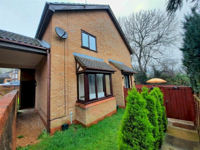 2 Bedroom Property To Rent In The Pastures, Hemel Hempstead, HP1