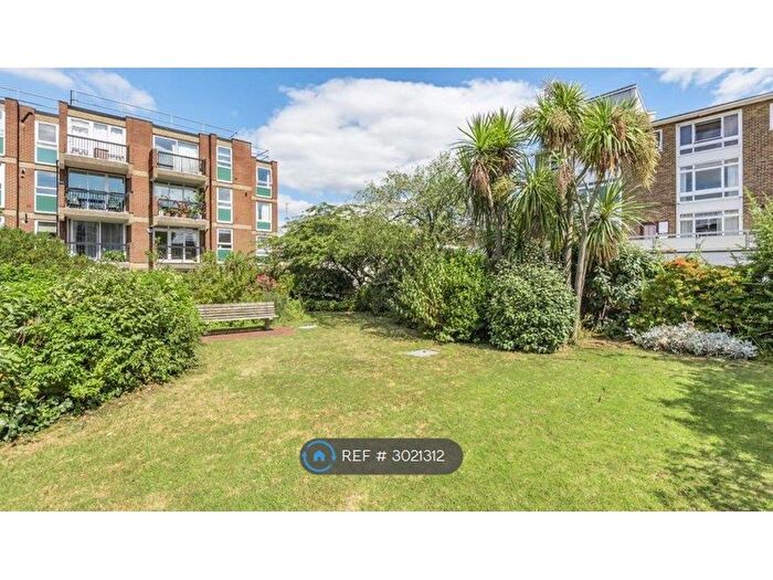 1 Bedroom Flat To Rent In Vanbrugh Court, London, SE11