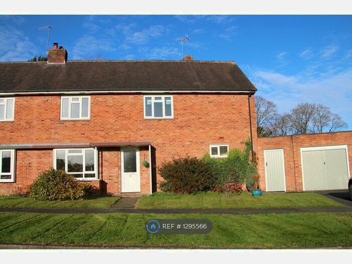 4 Bedroom Semi-Detached House To Rent In Werstan Close, Malvern WR14