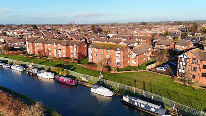2 Bedroom Flat For Sale In Aylesbury House, The Fieldings, Liverpool, L31