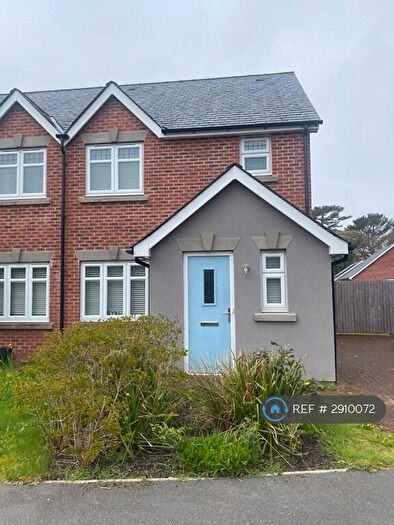 3 Bedroom Semi-Detached House To Rent In Plas Y Coed, Bangor, LL57