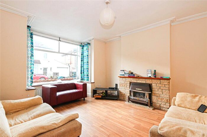 4 Bedroom Semi-Detached House To Rent In Toronto Road, Horfield, Bristol, BS7