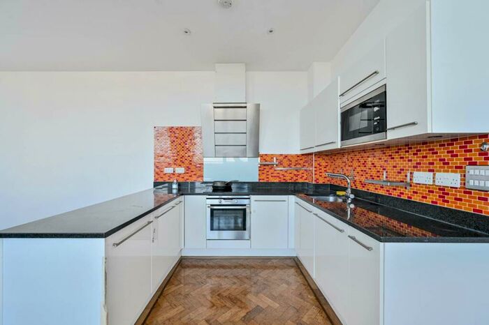 3 Bedroom Flat To Rent In Building, Woolwich, London, SE18