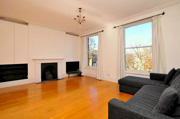 3 Bedroom Flat To Rent In Corinne Road, London N19