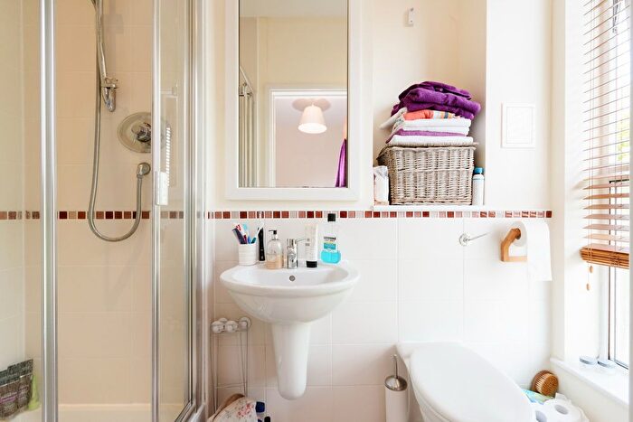 2 Bedroom Flat To Rent In East Dulwich Road, London, SE22