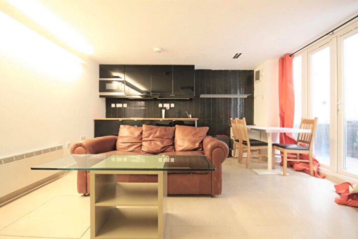 1 Bedroom Flat To Rent In Caledonian Road, Islington, N1