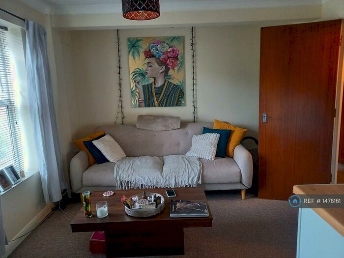 1 Bedroom Flat To Rent In Randolph House, Folkestone, CT20