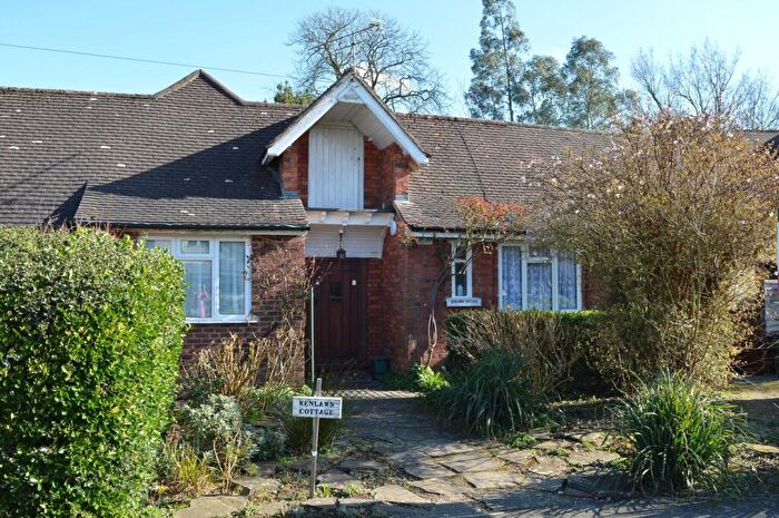 2 Bedroom Flat To Rent In Kenlawn Cottage, Round Oak Road, Weybridge, KT13