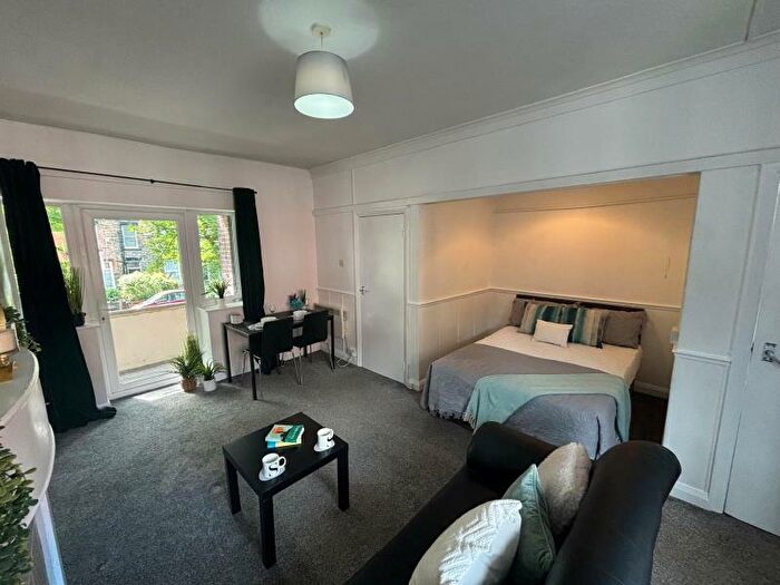 Flat To Rent In Cumberland Court, LS6