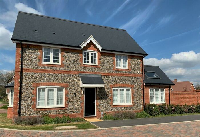 3 Bedroom Detached House For Sale In Vaisey Close, Tring, HP23