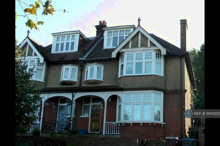 2 Bedroom Flat To Rent In Beechwood Road, South Croydon, CR2