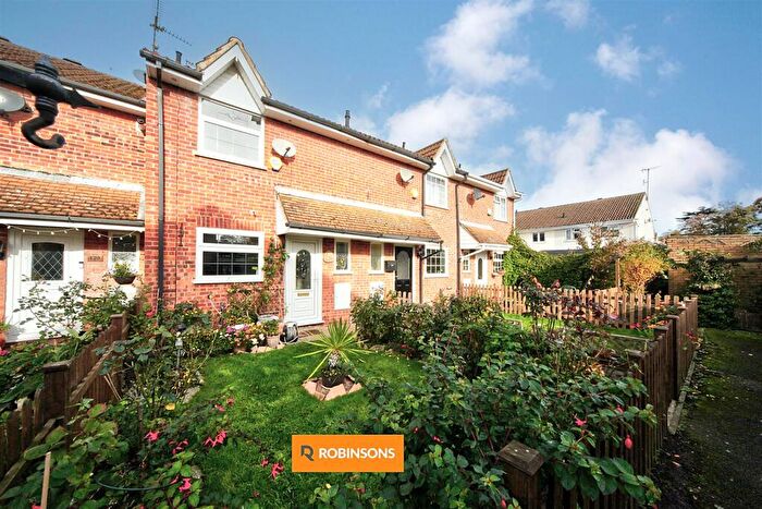 2 Bedroom Terraced House For Sale In Cemetery Road, Houghton Regis, Dunstable, LU5