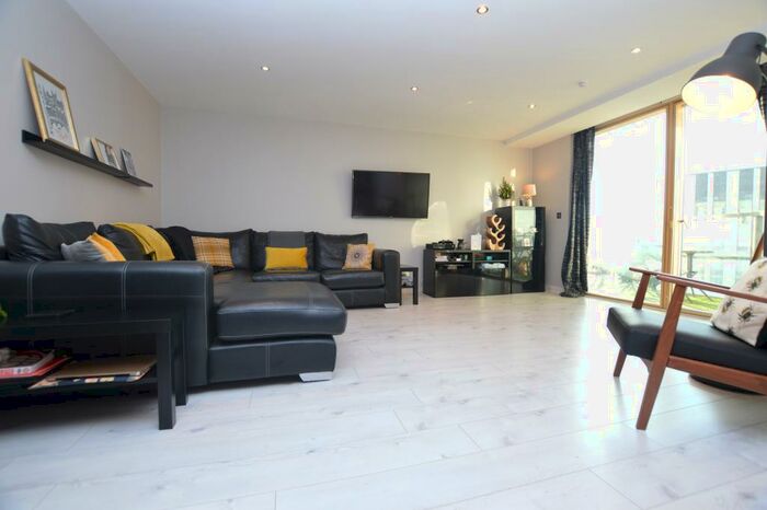 2 Bedroom Flat To Rent In West Point, Wellington Street, LS1