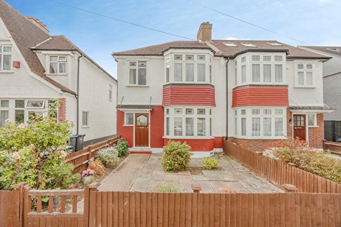 3 Bedroom Semi Detached House For Sale In Turle Road, London, London, SW16