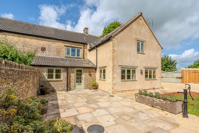 3 Bedroom Semi-Detached House To Rent In Knockdown, Tetbury, GL8
