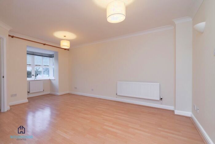 2 Bedroom Terraced House To Rent In Woodland Road, London, N11