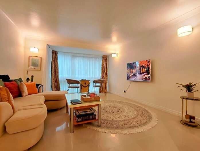 1 Bedroom Flat To Rent In Barrydene, Oakleigh Road North, Whetstone, Barnet, N20