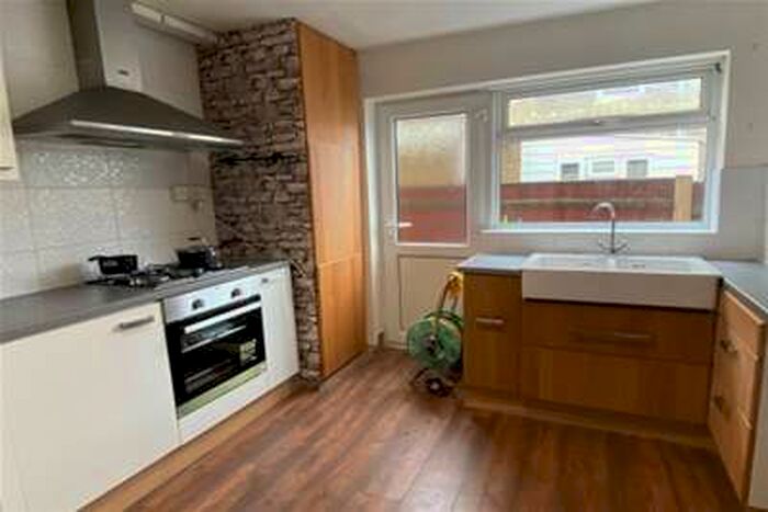 3 Bedroom Detached House To Rent In Rosebery Road, Chatham, ME4
