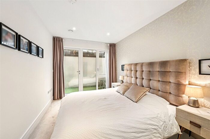 2 Bedroom Flat For Sale In Edward Terrace, Greenside Road, London, W12