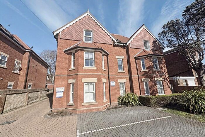 2 Bedroom Flat For Sale In Boscombe, BH5