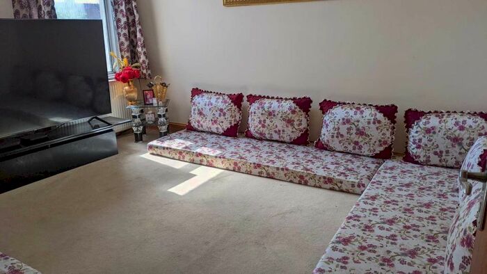 2 Bedroom Flat To Rent In Regina Road, Southall, UB2