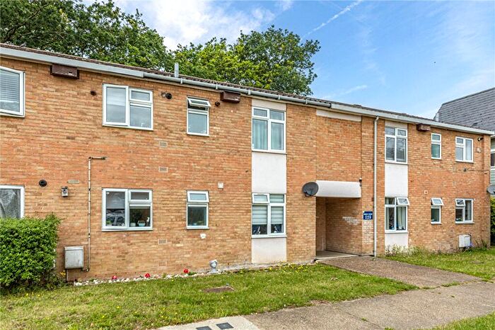 2 Bedroom Apartment For Sale In Ferney Road, Byfleet, West Byfleet, Surrey, KT14