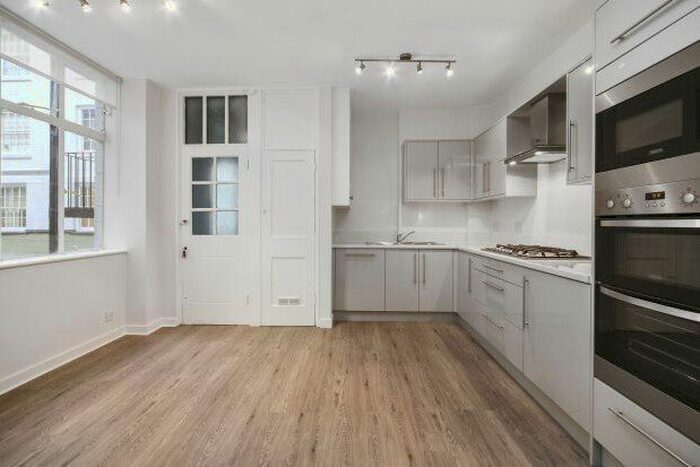 3 Bedroom Flat To Rent In Ranelagh Gardens, Parsons Green, SW6