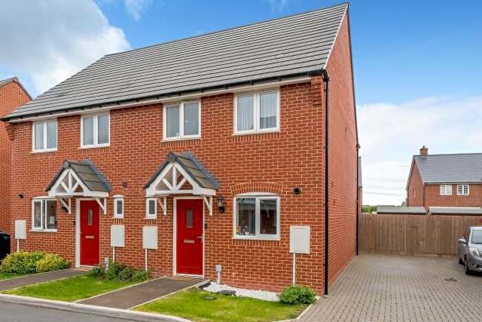 3 Bedroom Semi-Detached House For Sale In Restharrow Road, Broughton, Aylesbury, HP22
