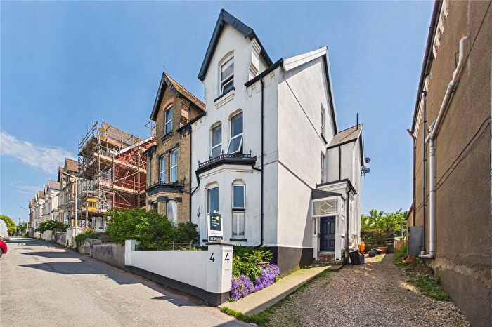 2 Bedroom Flat For Sale In Oxford Park, Ilfracombe, Devon, EX34
