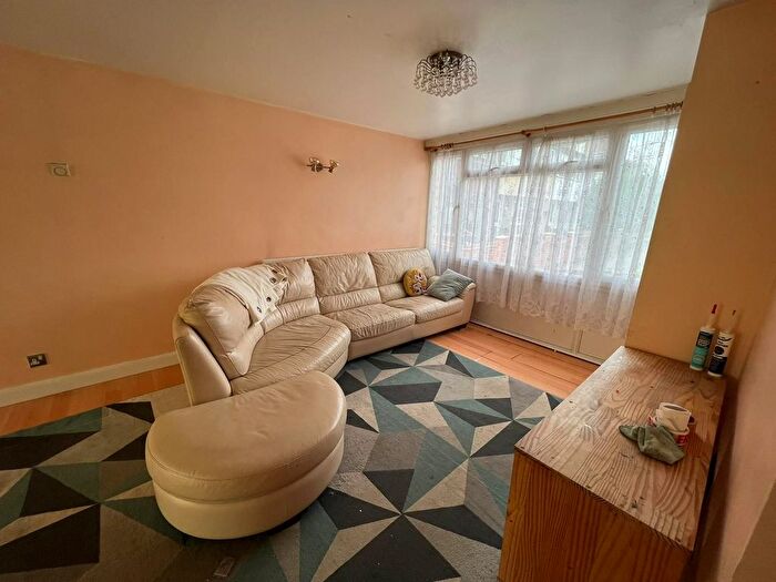 3 Bedroom Semi-Detached House To Rent In Wivenhoe Road, Barking, IG11